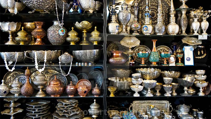بازار بزرگ اصفهان کجاست؟