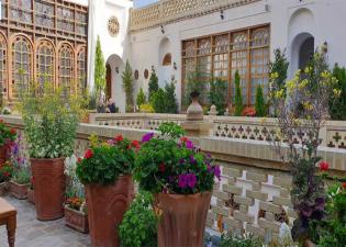 هتل سنتی قصر منشی اصفهان